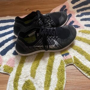 Nike free 4.0 flyknit women 7.5